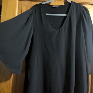 BloomChic Black V-Neck Tunic Top